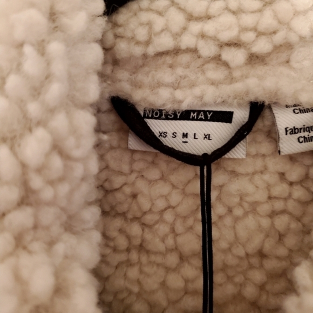 Noisy May Sherpa Zipup Vest Jacket Black Zipper Pockets Size Medium NWT - Picture 6 of 12